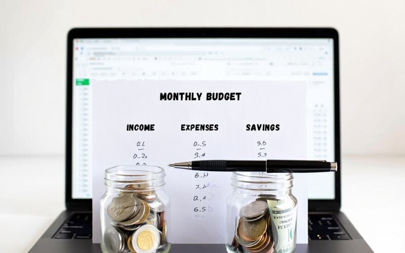 A minimalist budgeting method is use an easy way to manage your money