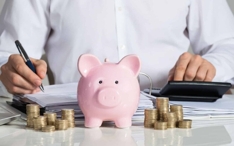 Disadvantages & Advantages of saving your money